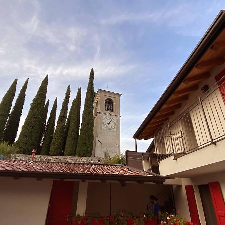 La Volpe Rossa Rooms And Apartments San Felice del Benaco Zewnętrze zdjęcie