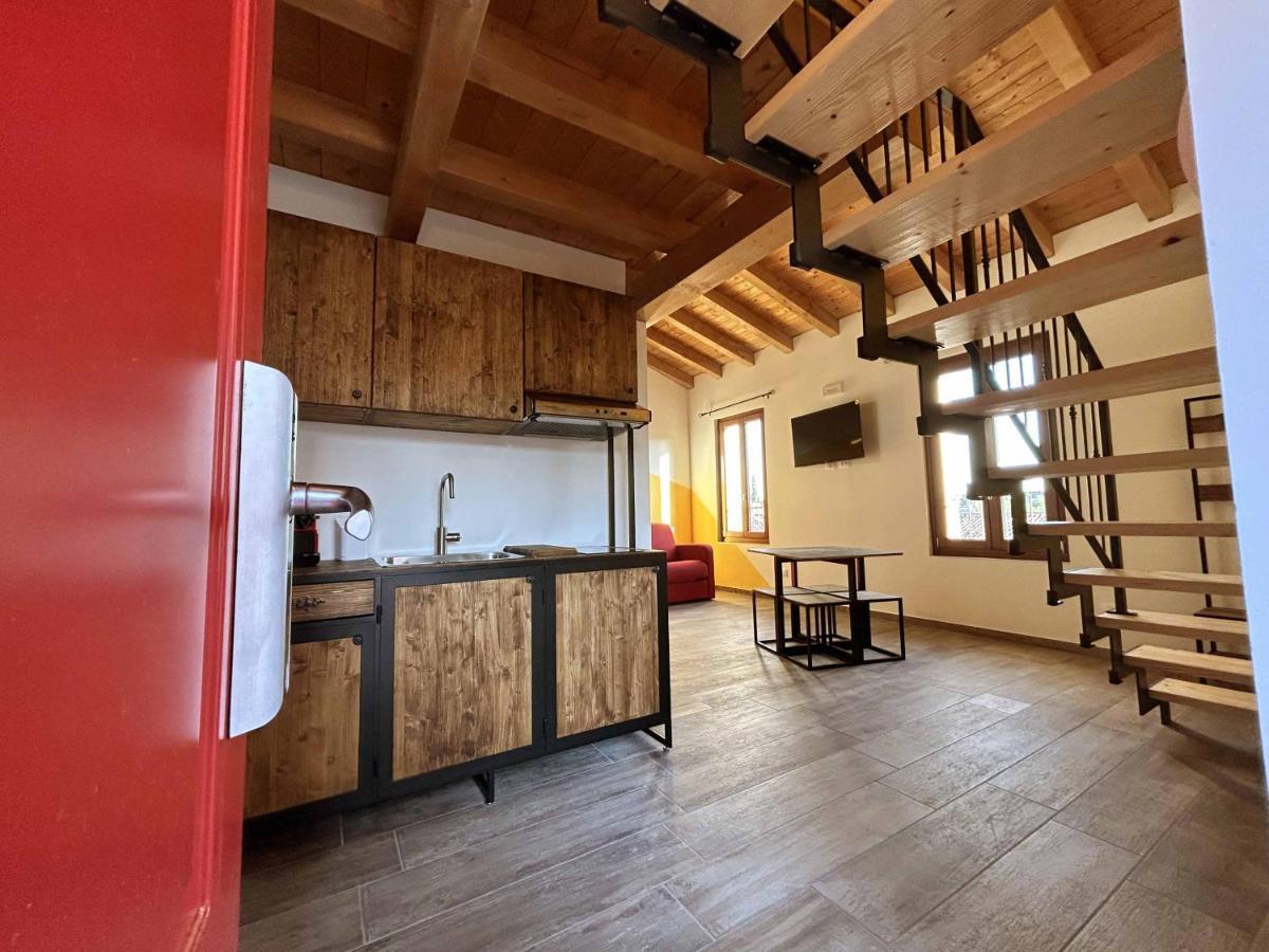 La Volpe Rossa Rooms And Apartments San Felice del Benaco Zewnętrze zdjęcie