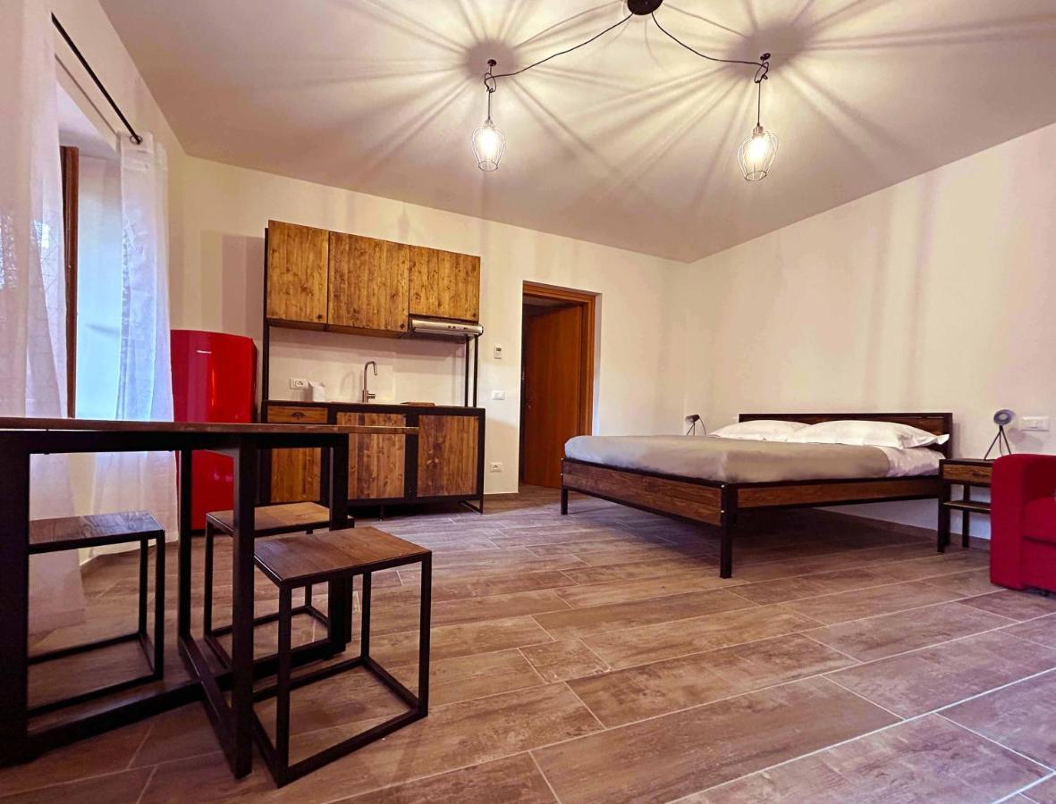 La Volpe Rossa Rooms And Apartments San Felice del Benaco Zewnętrze zdjęcie