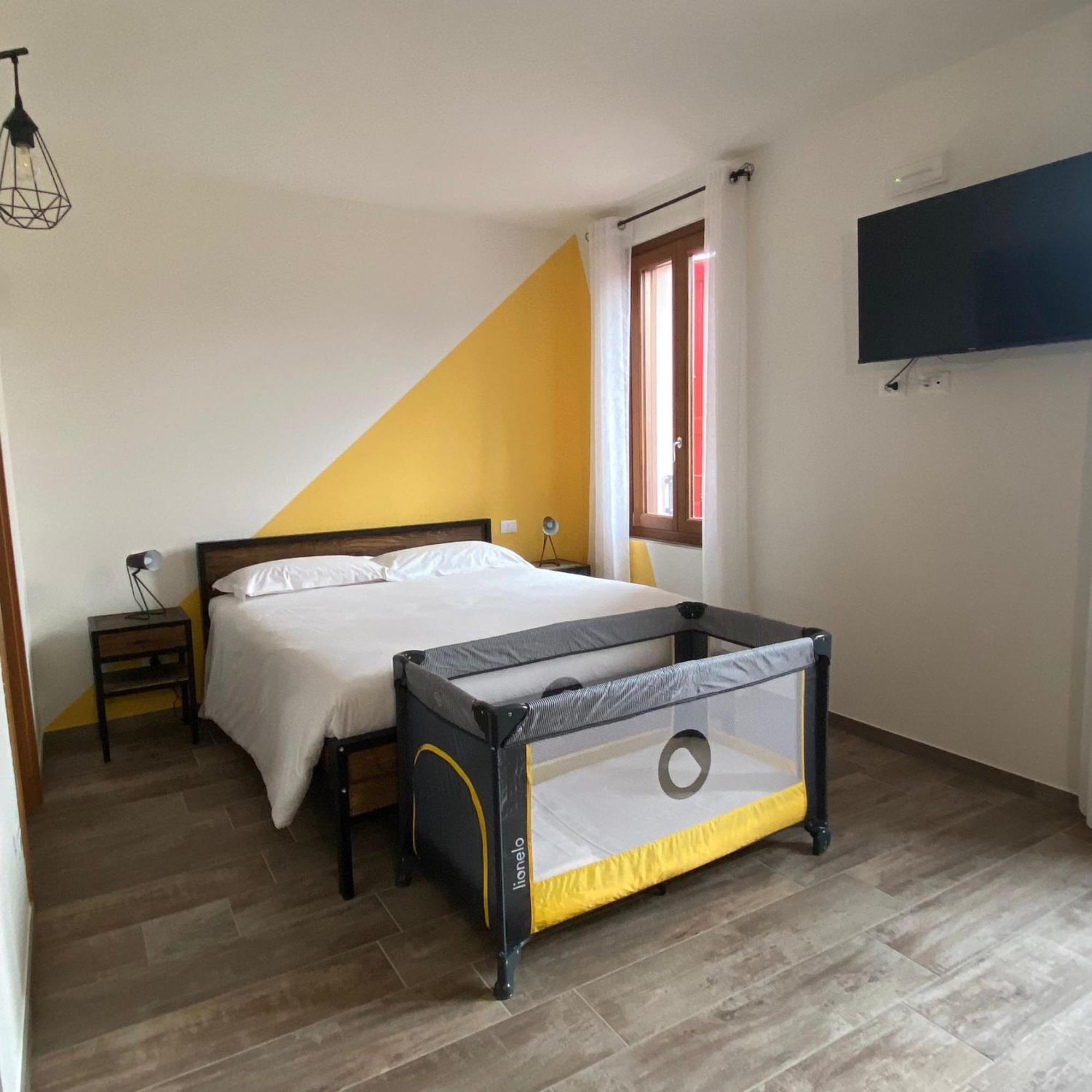 La Volpe Rossa Rooms And Apartments San Felice del Benaco Zewnętrze zdjęcie