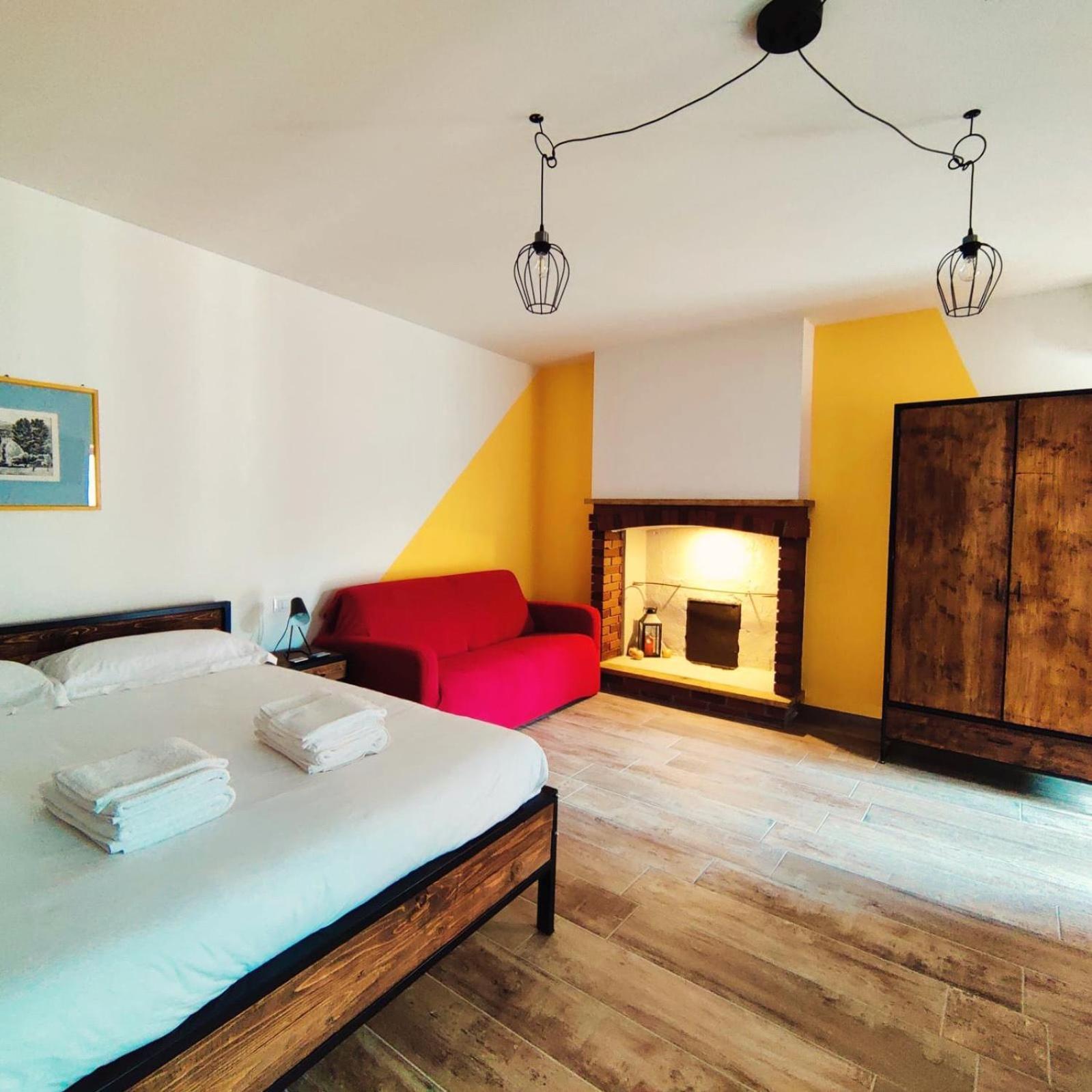 La Volpe Rossa Rooms And Apartments San Felice del Benaco Zewnętrze zdjęcie