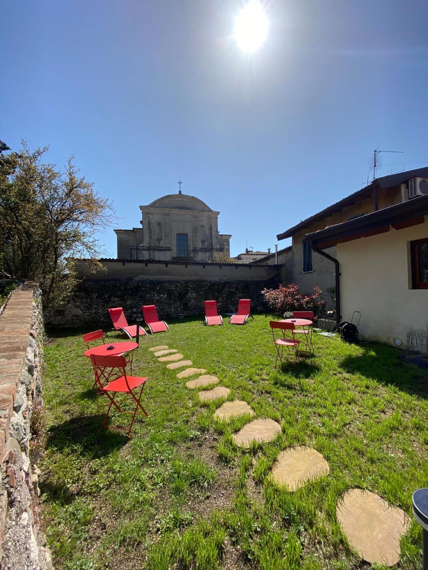 La Volpe Rossa Rooms And Apartments San Felice del Benaco Zewnętrze zdjęcie